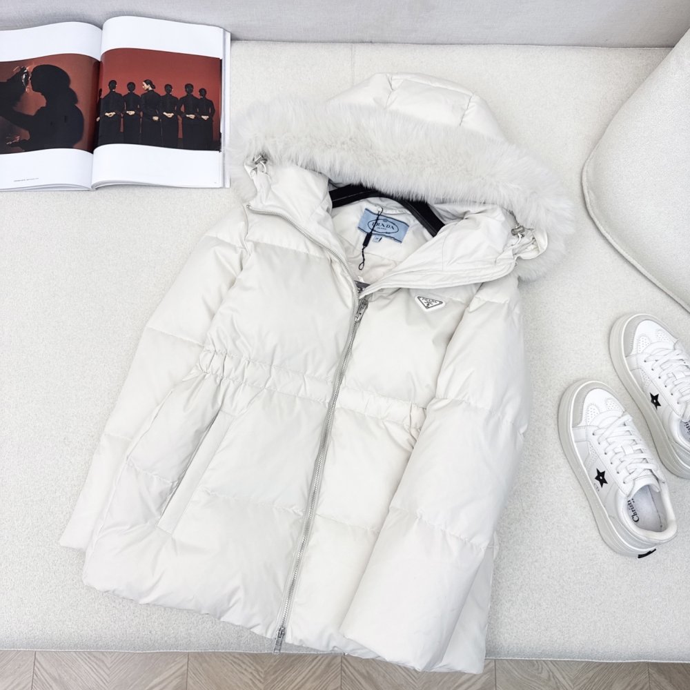 Down jacket female, collar hood of fox fur фото 6