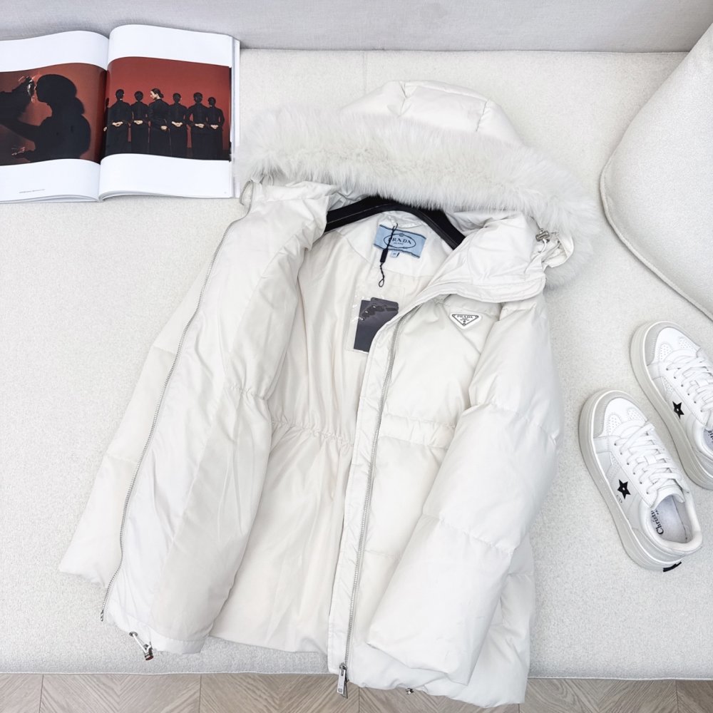 Down jacket female, collar hood of fox fur фото 7