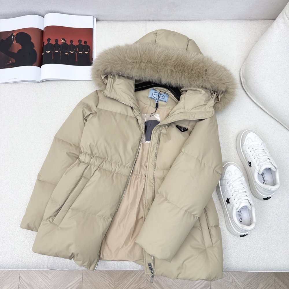 Пуховик женский, воротник капюшона из лисьего меха фото 7