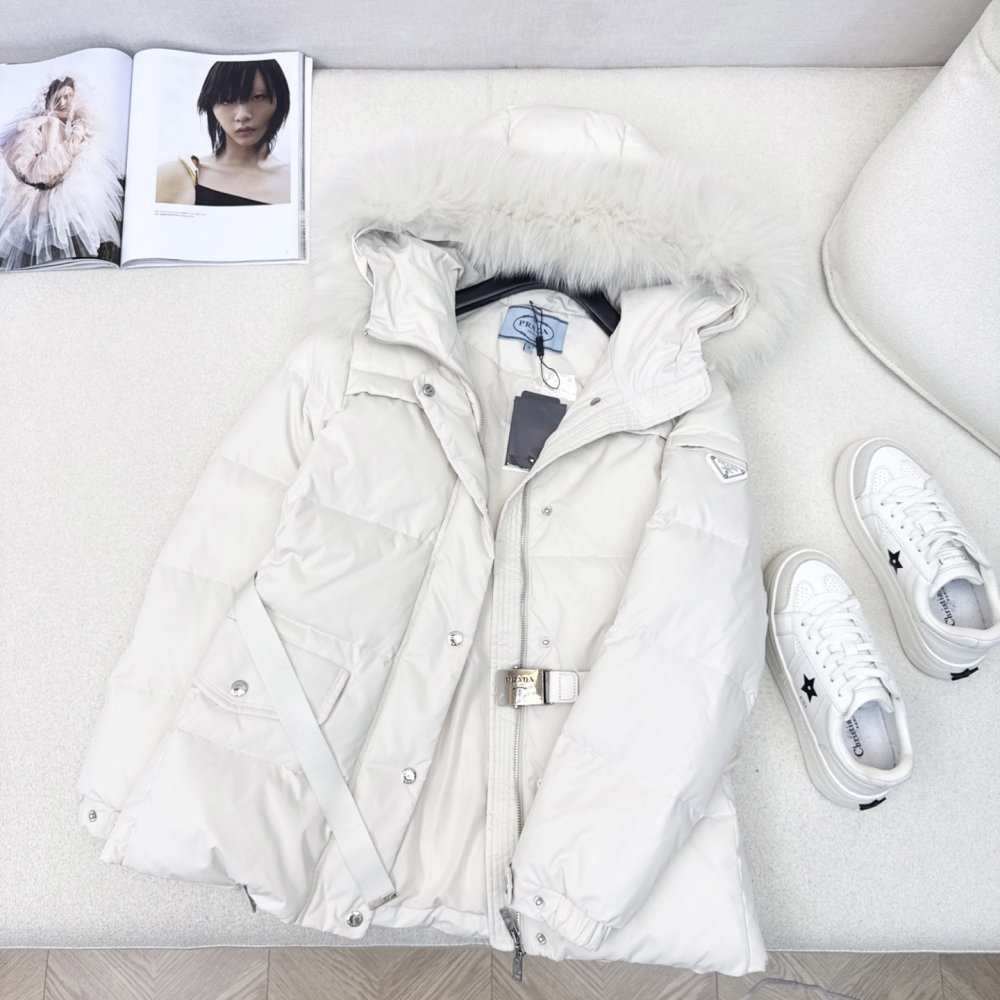 Down jacket female, collar hood of fox fur фото 7