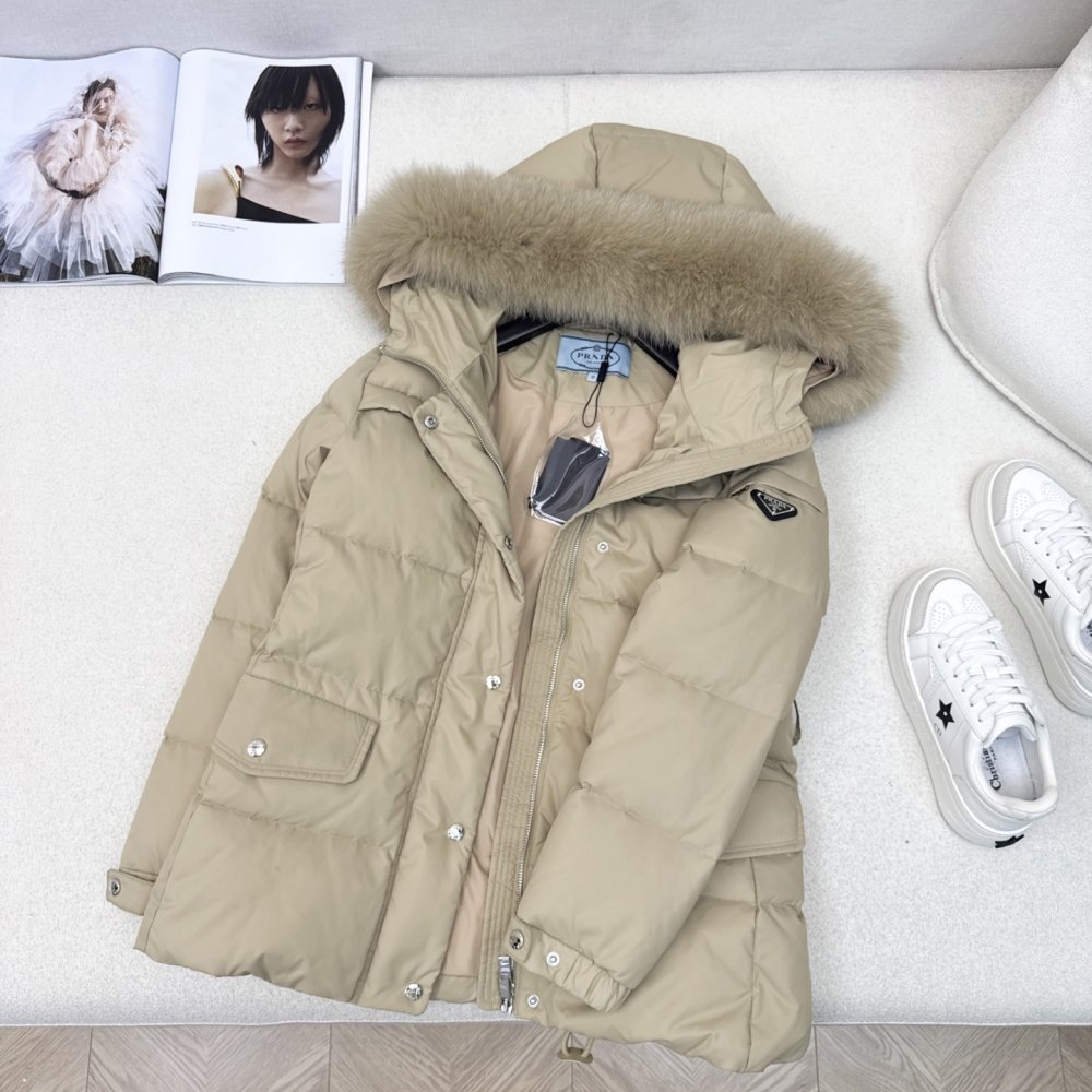 Пуховик женский, воротник капюшона из лисьего меха фото 7