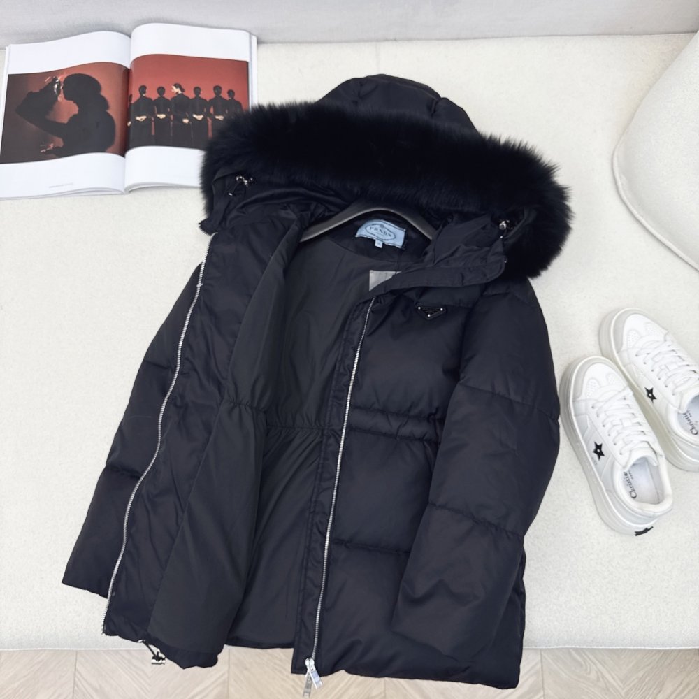 Пуховик женский, воротник капюшона из лисьего меха фото 8