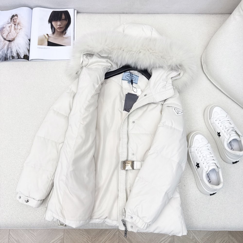 Down jacket female, collar hood of fox fur фото 8