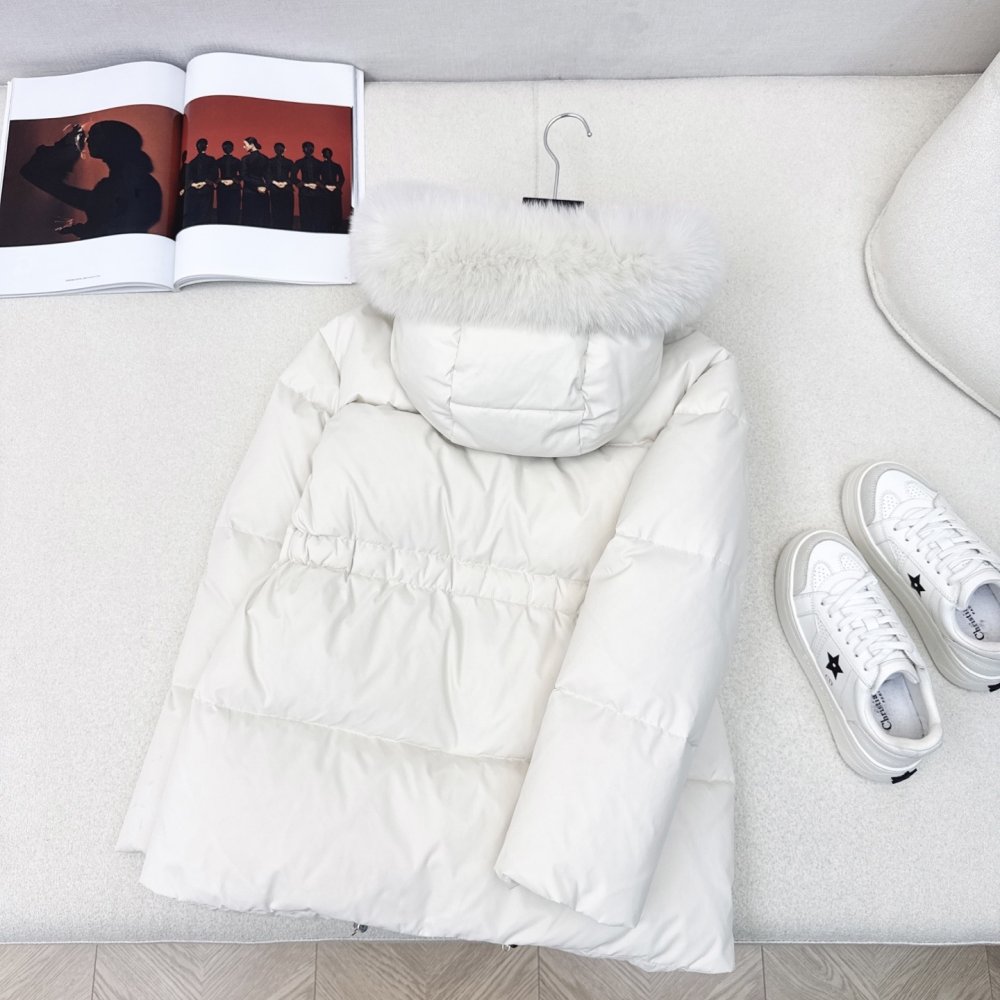 Down jacket female, collar hood of fox fur фото 9