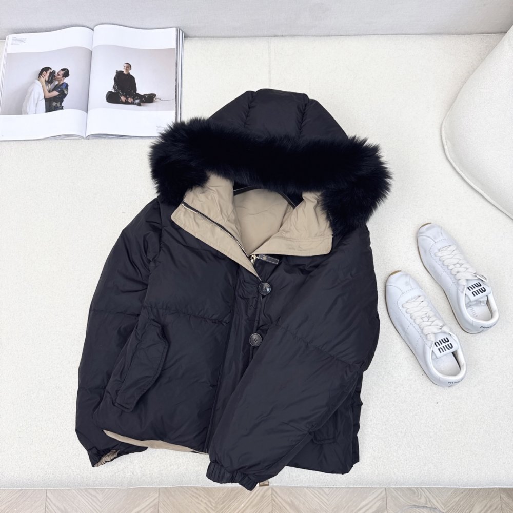 Down jacket female, collar of fur raccoon фото 4