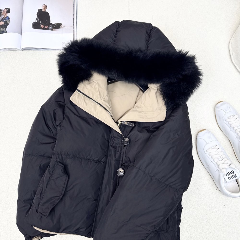 Down jacket female, collar of fur raccoon фото 5