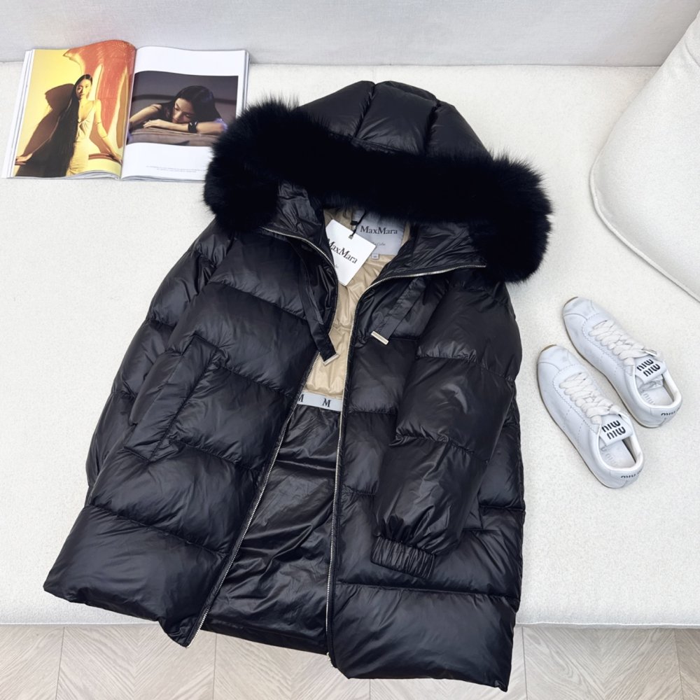 Пуховик жіночий, коміром з хутра єнота фото 6