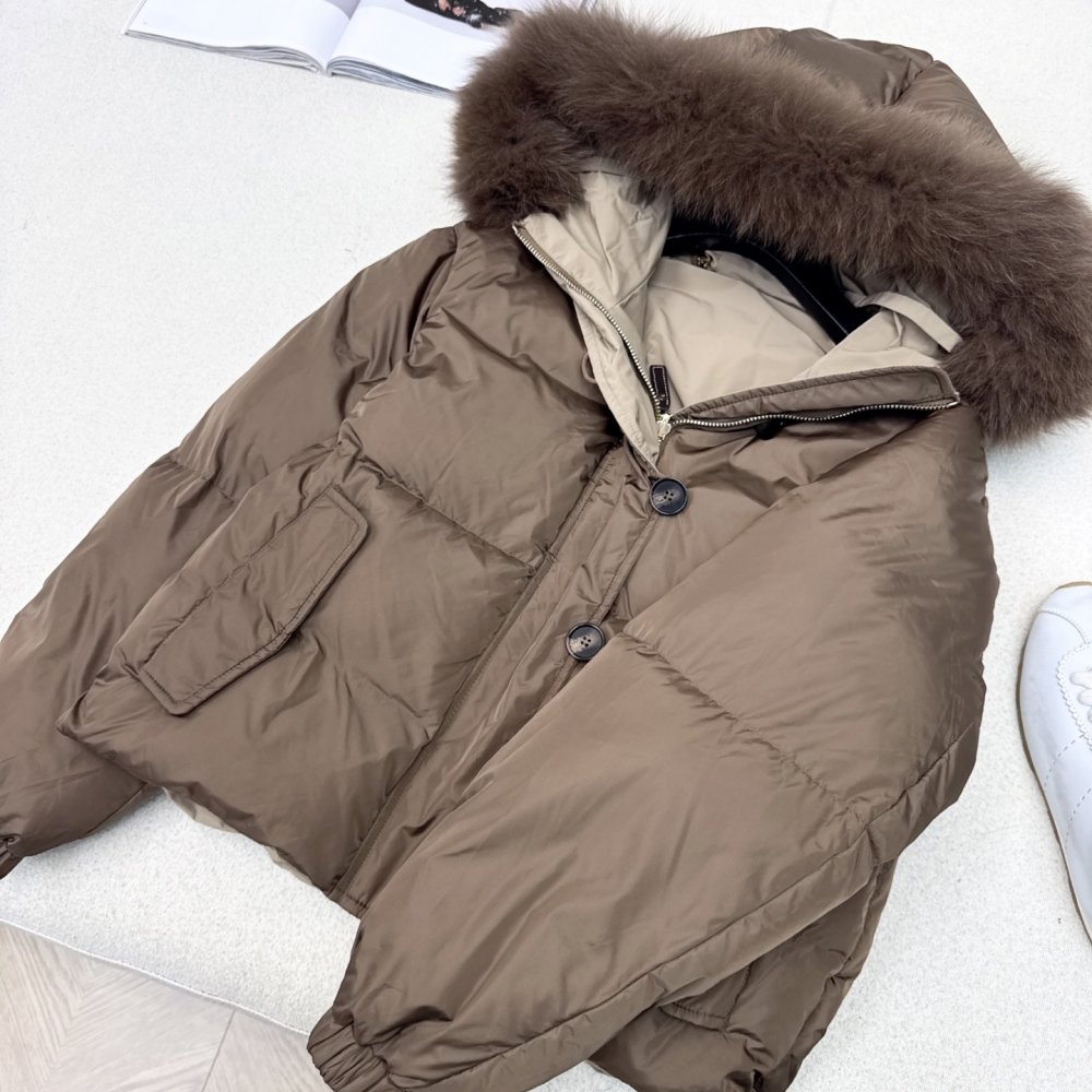 Пуховик женский, воротником из меха енота фото 7