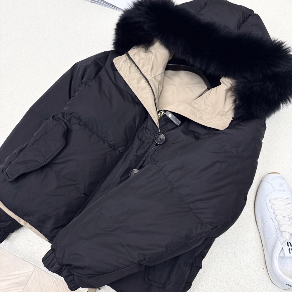 Down jacket female, collar of fur raccoon фото 7