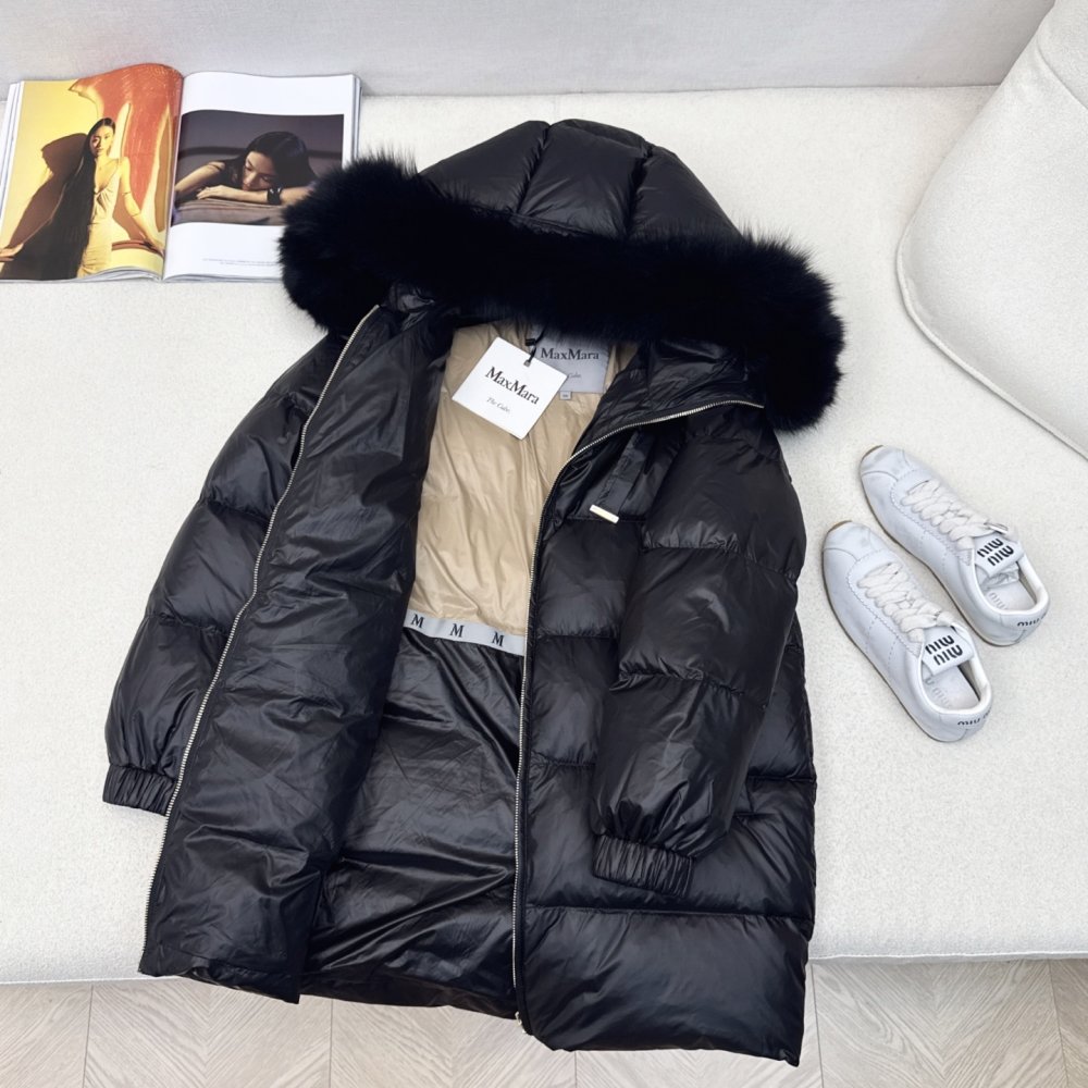 Пуховик жіночий, коміром з хутра єнота фото 7