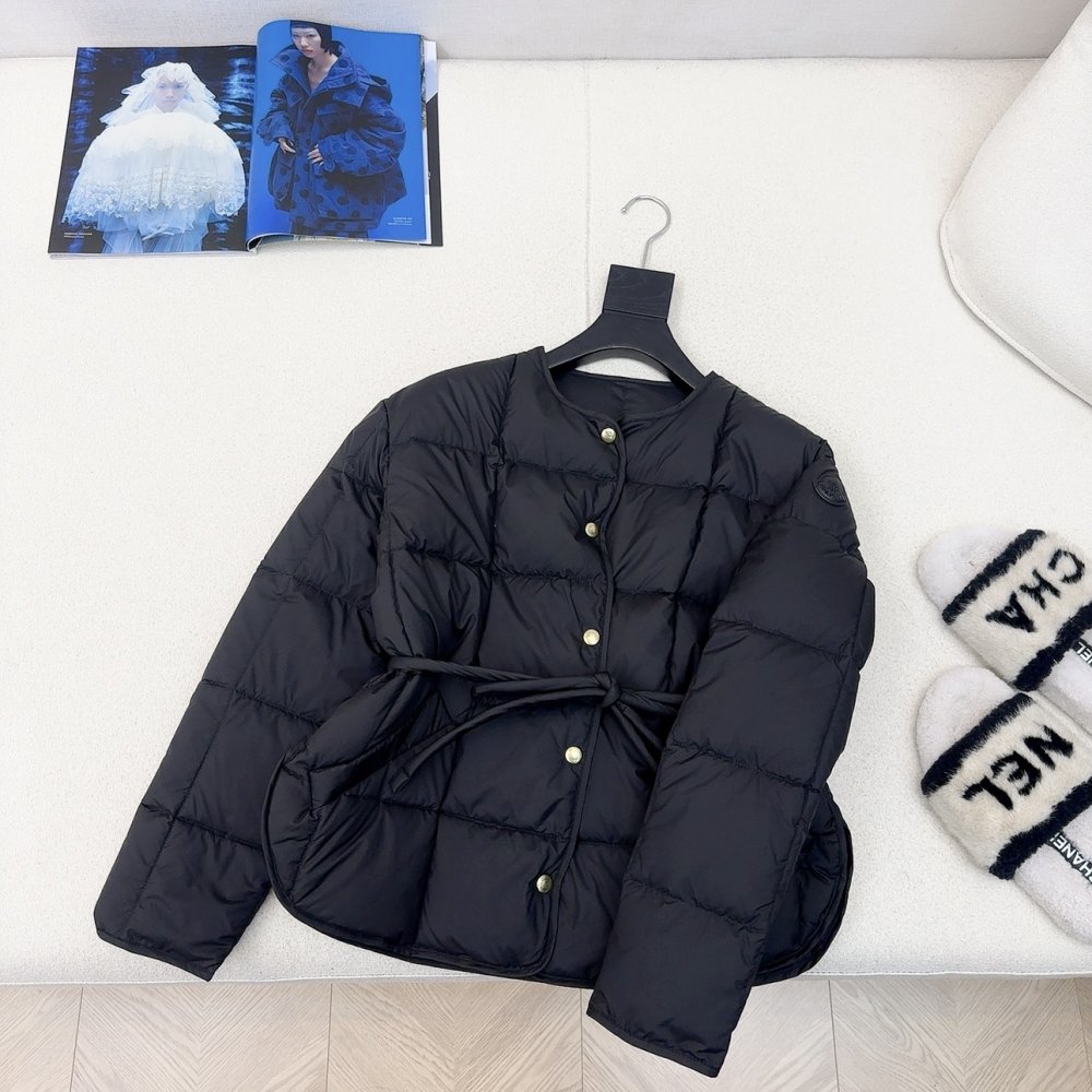 Пуховик жіночий