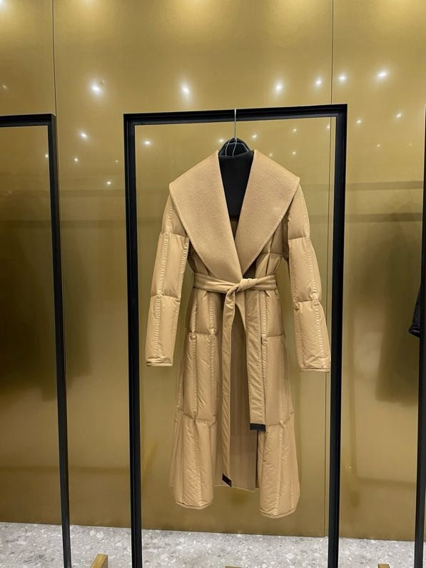 Пуховик жіночий