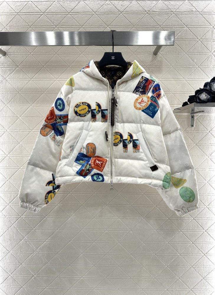 Пуховик жіночий