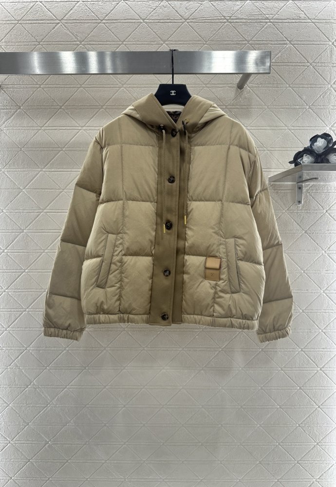 Пуховик жіночий