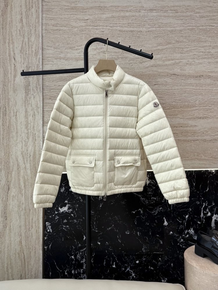 Пуховик жіночий