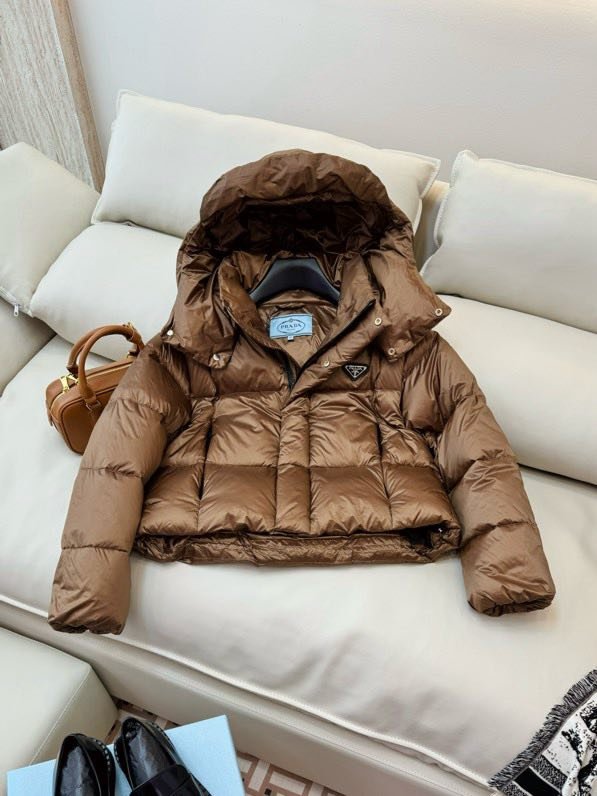 Пуховик жіночий