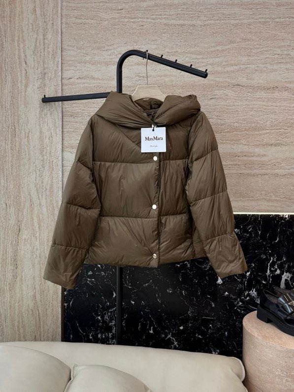 Пуховик жіночий