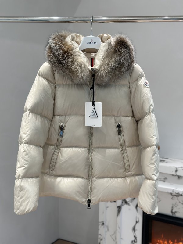 Пуховик женский