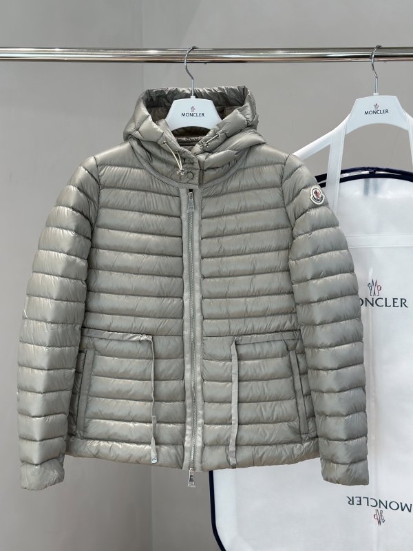 Пуховик женский