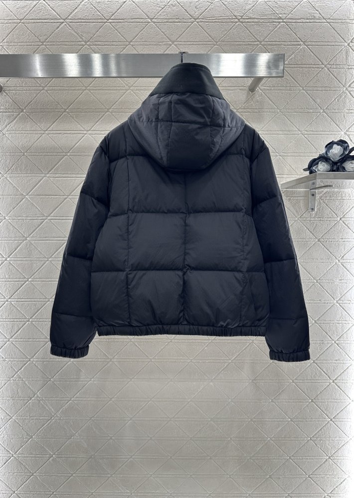 Пуховик жіночий фото 2