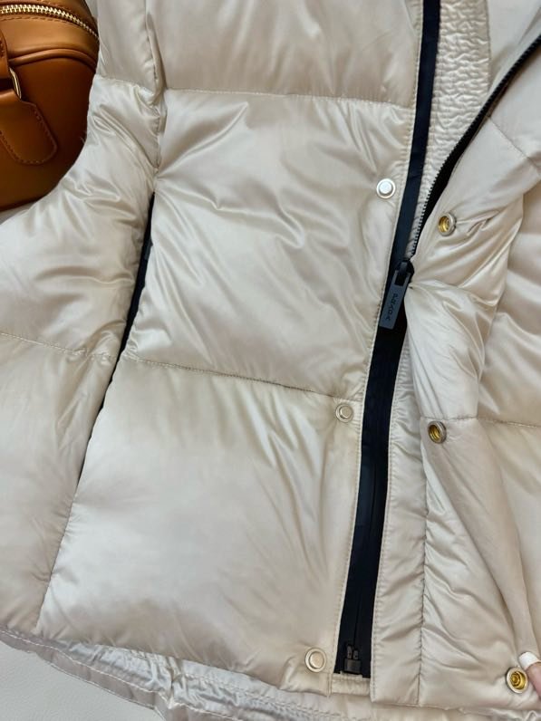 Пуховик жіночий фото 3