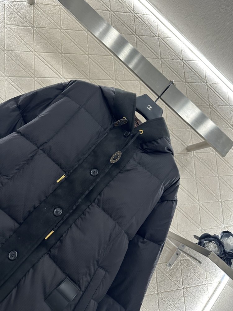 Пуховик жіночий фото 4