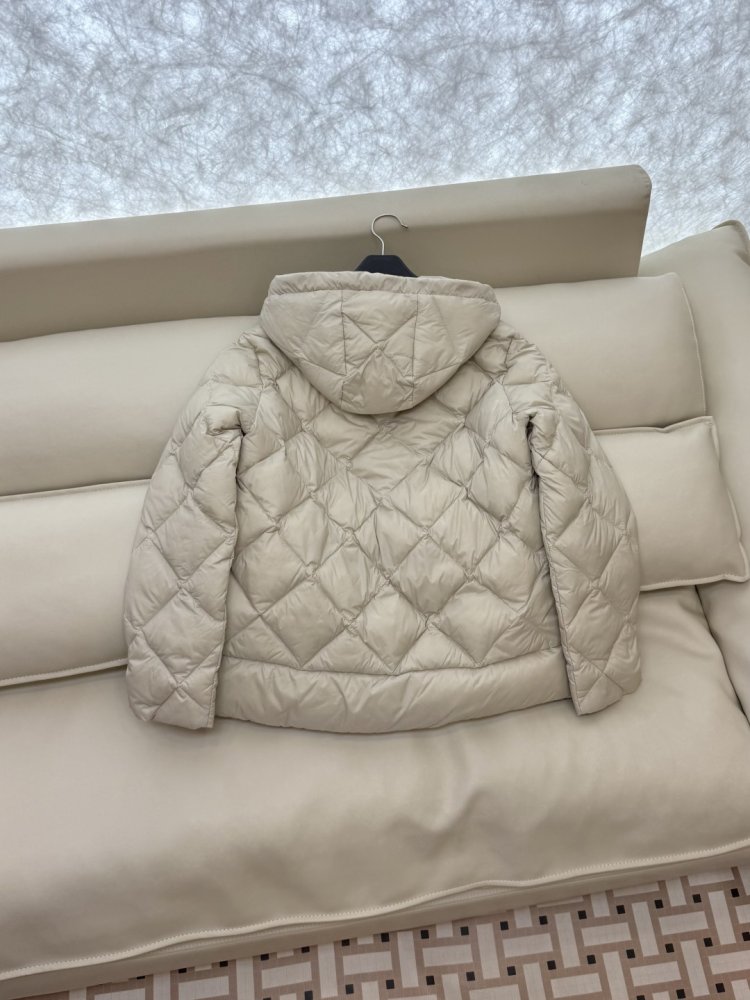 Пуховик женский фото 5