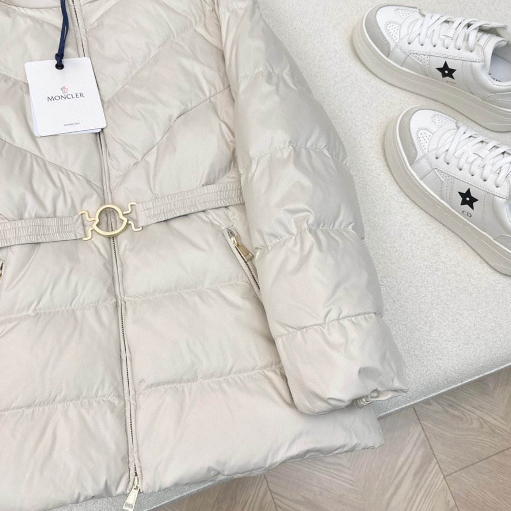 Пуховик женский фото 6