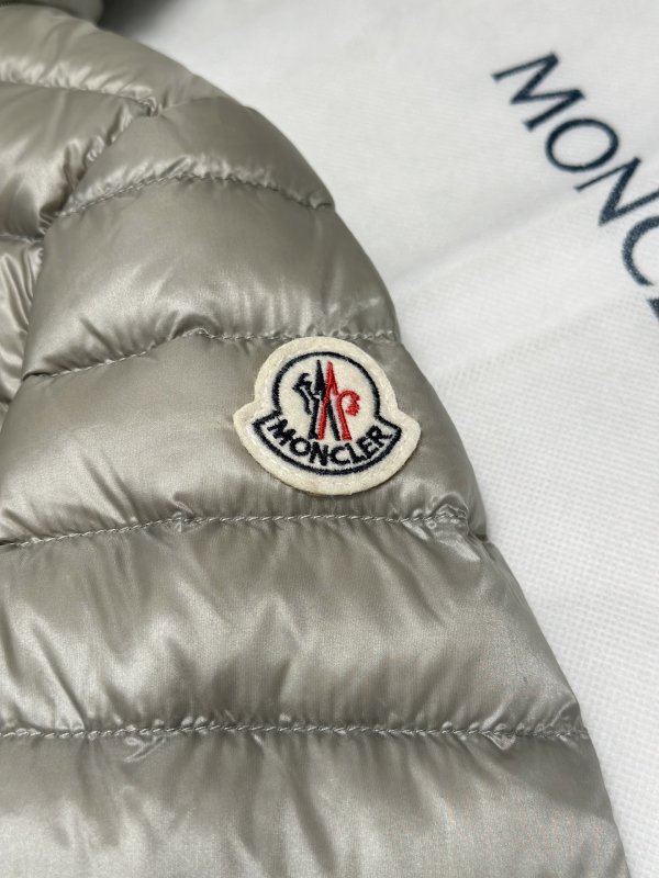 Пуховик женский фото 6