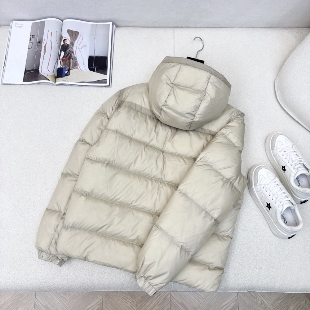 Пуховик женский фото 9