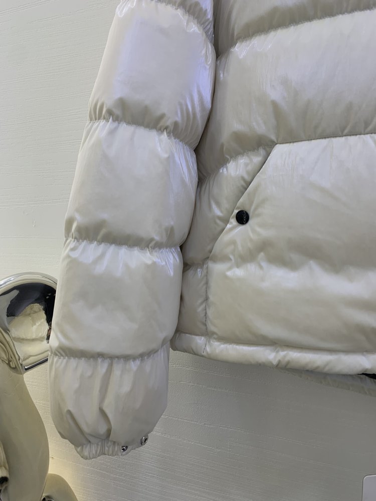 Пуховик женский фото 9