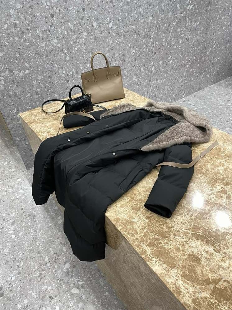 Пуховое пальто с плетением из норки фото 4