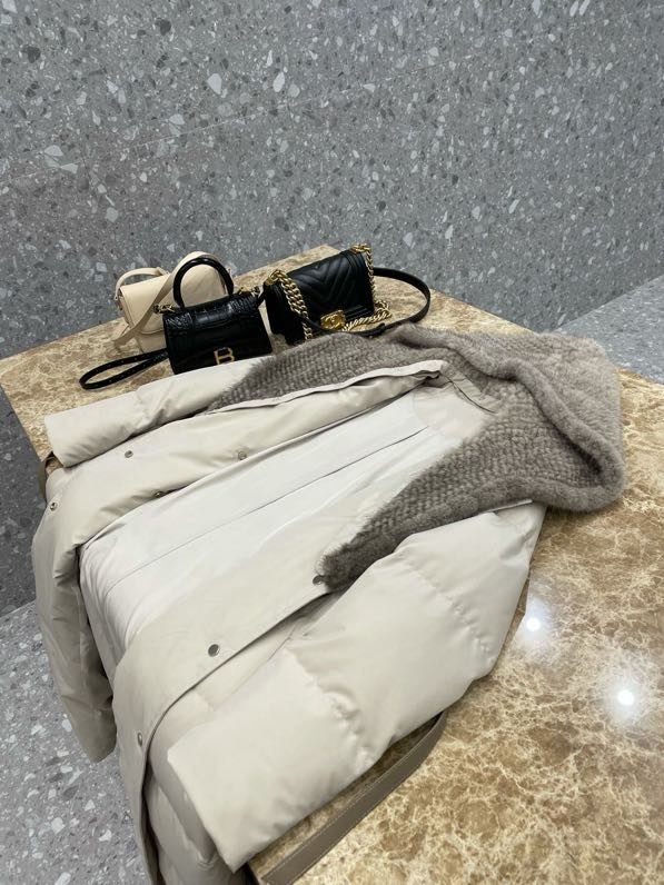 Пуховое пальто с плетением из норки фото 8