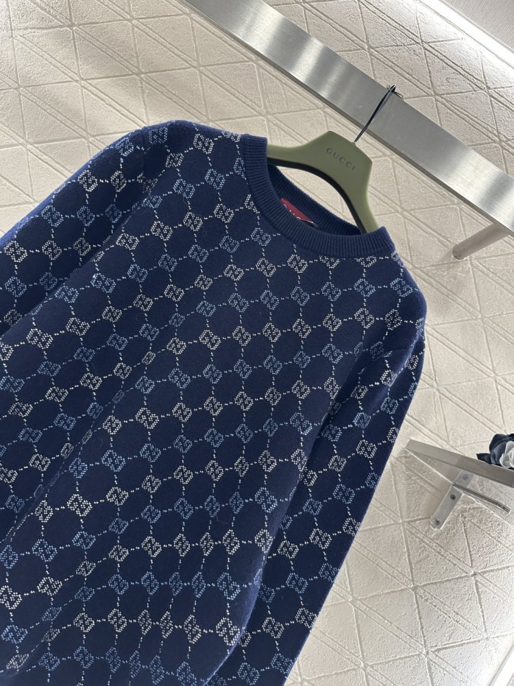 Пуловер с круглым вырезом женский фото 3