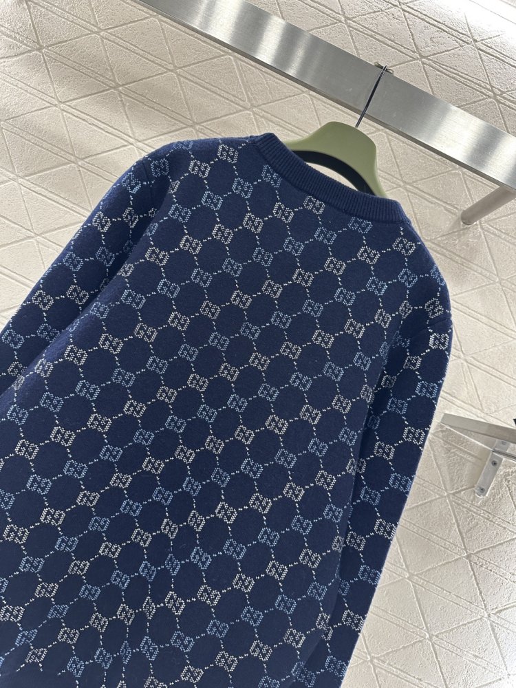 Пуловер с круглым вырезом женский фото 4