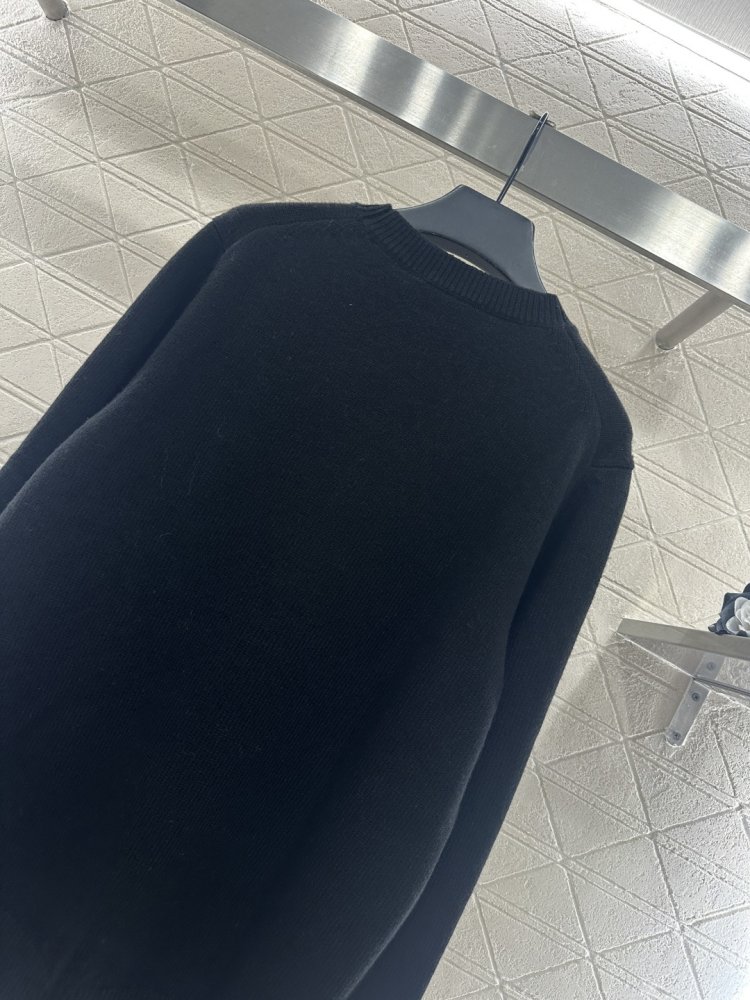 Пуловер с круглым вырезом фото 4