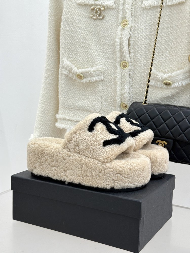 Fluffy fur slippers Chanel