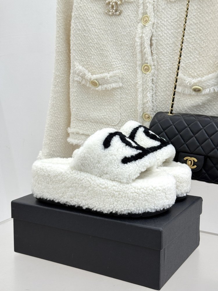 Fluffy fur slippers Chanel