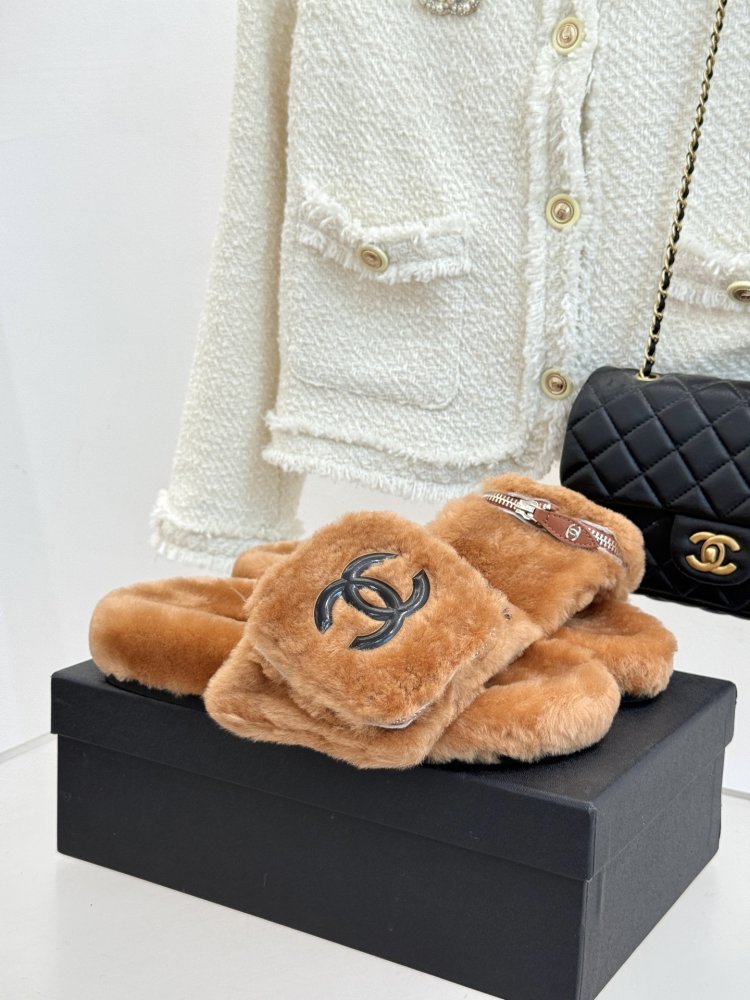 Fluffy fur slippers Chanel