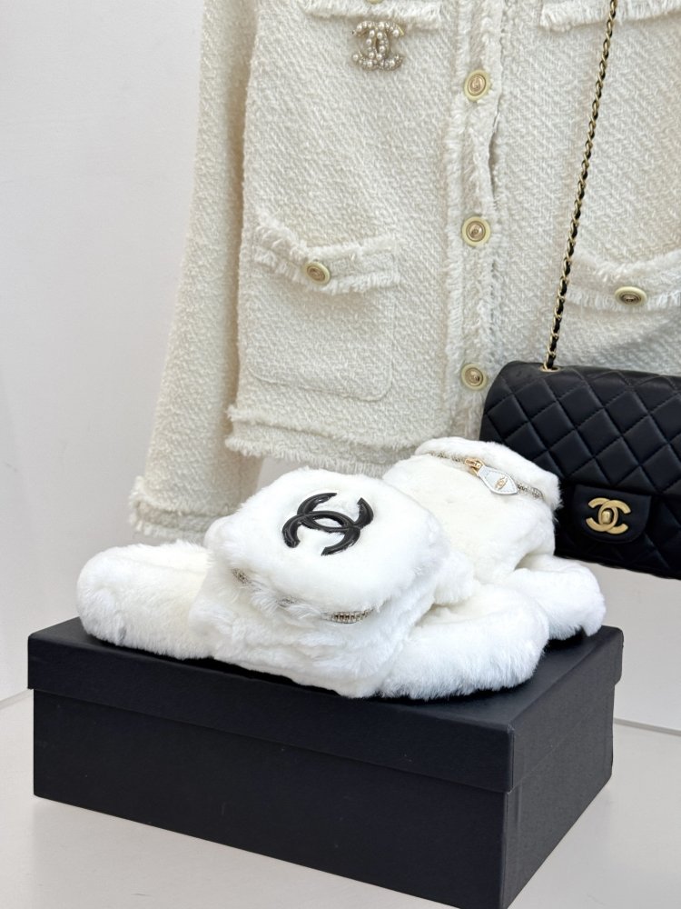 Fluffy fur slippers Chanel