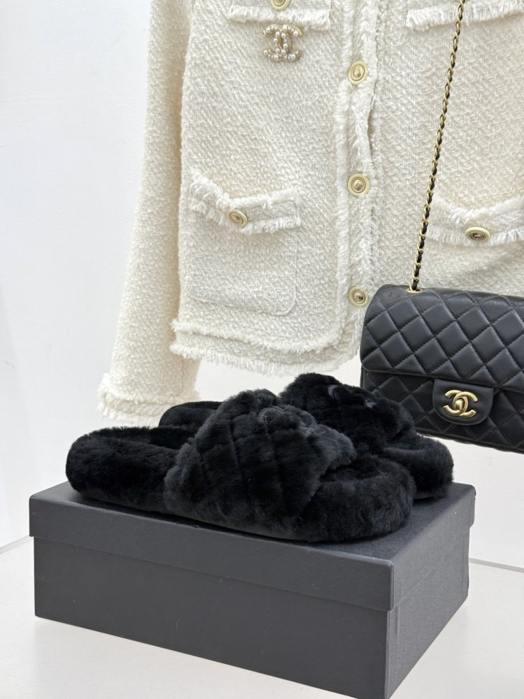 Fluffy fur slippers Chanel