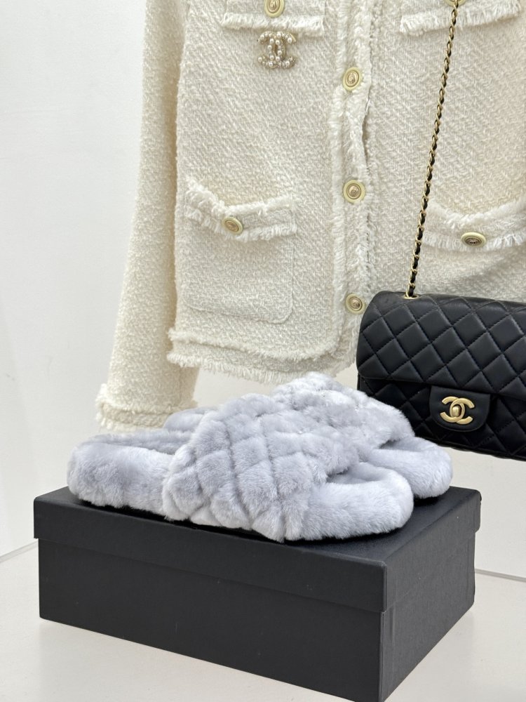 Fluffy fur slippers Chanel