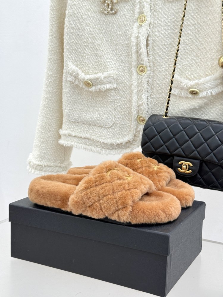Fluffy fur slippers Chanel