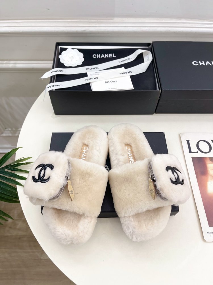 Fluffy fur slippers Chanel