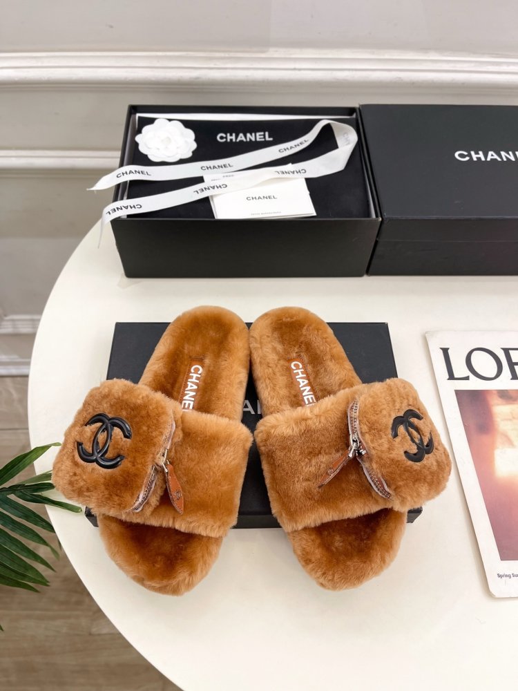 Fluffy fur slippers Chanel