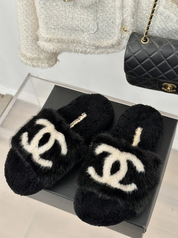 Пушистые меховые тапочки Chanel фото 2