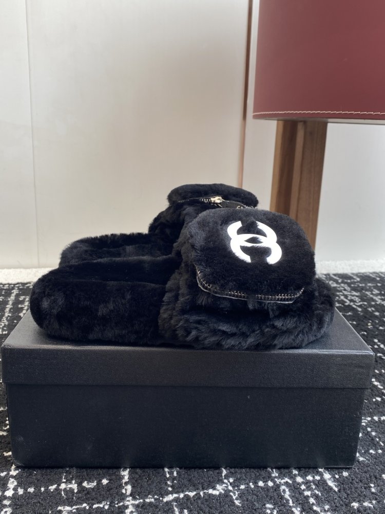 Пушистые меховые тапочки Chanel фото 2