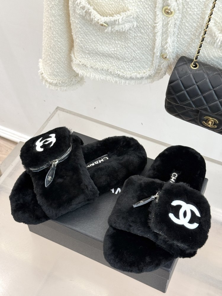 Fluffy fur slippers Chanel фото 2