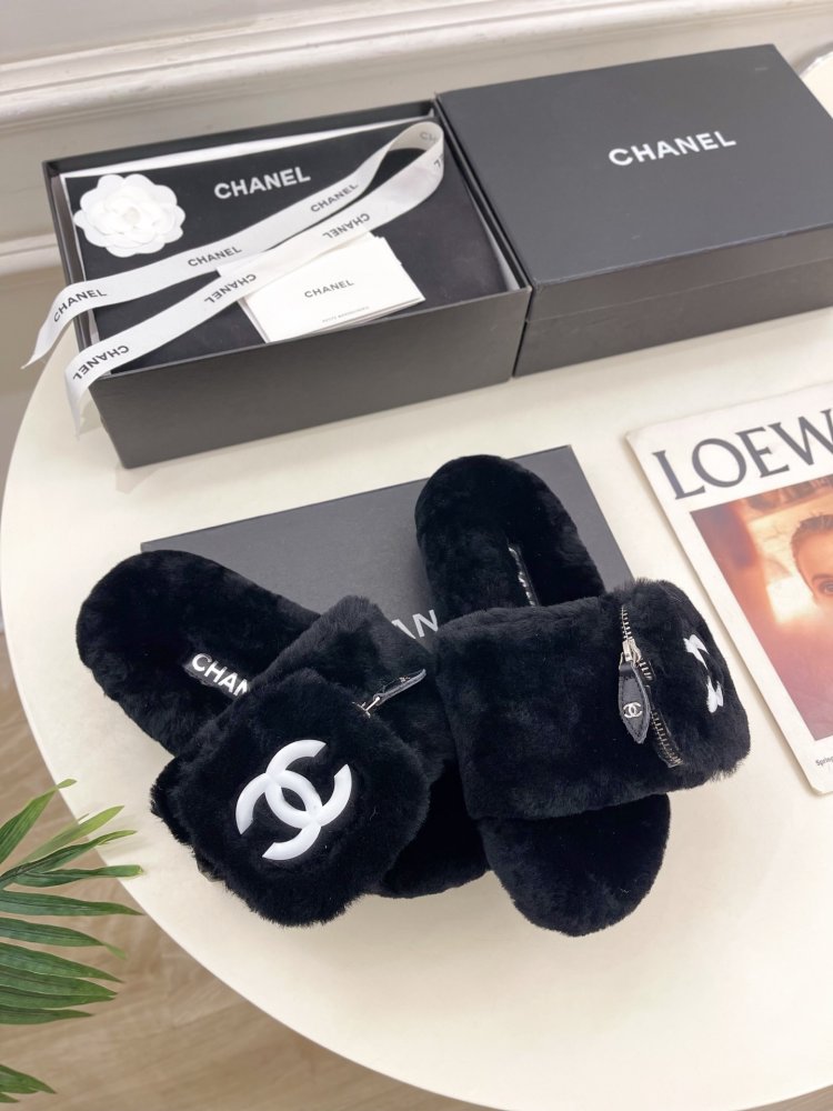 Fluffy fur slippers Chanel фото 2