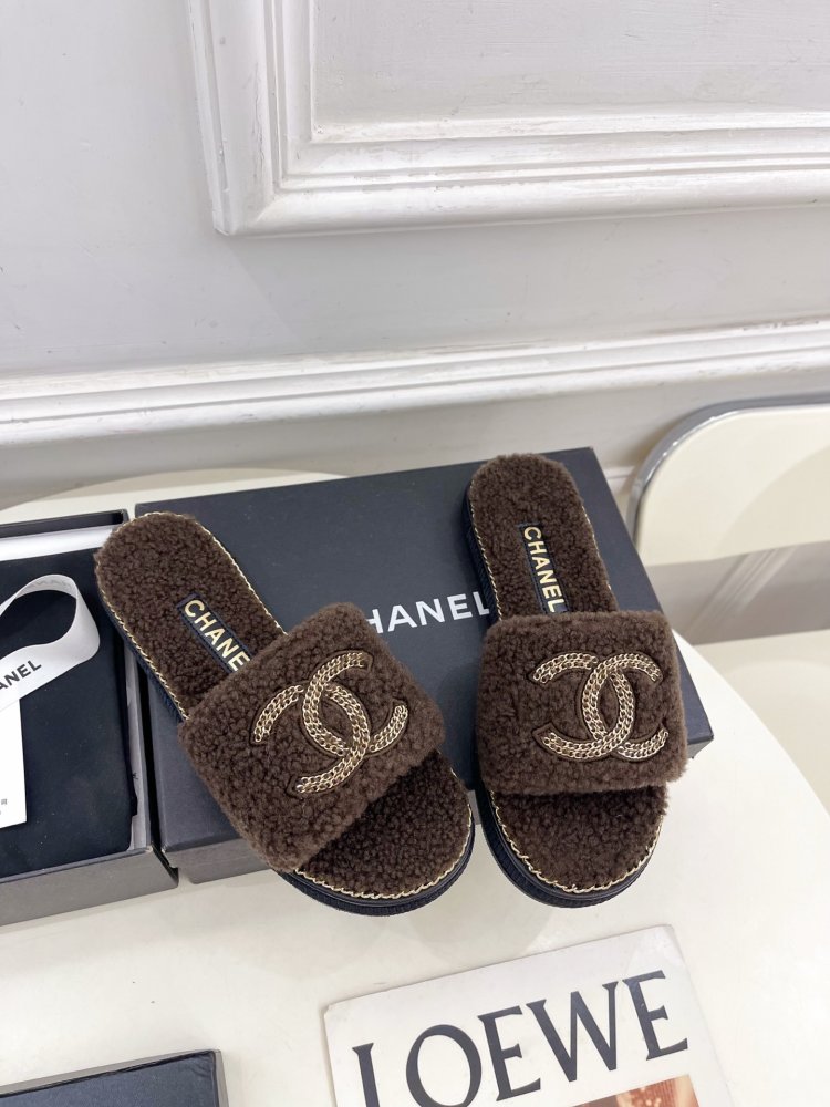 Пухнасті хутряні капці Chanel фото 2